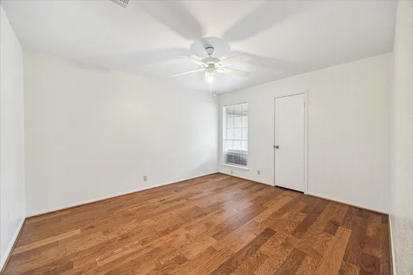 $2,400 | 5359 Little John Lane, Katy, TX 77493