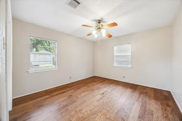 $2,400 | 5359 Little John Lane, Katy, TX 77493