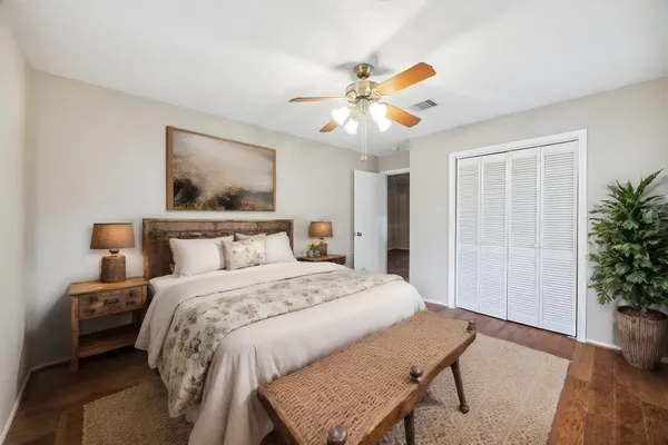 $2,400 | 5359 Little John Lane, Katy, TX 77493
