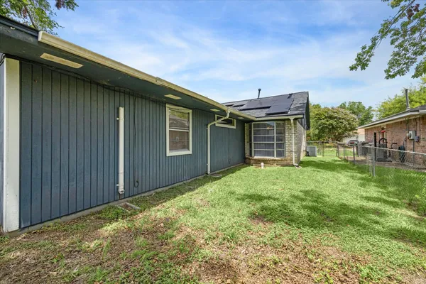 $2,400 | 5359 Little John Lane, Katy, TX 77493