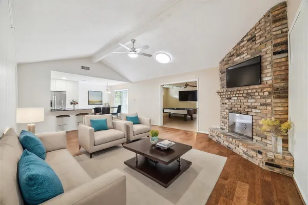$2,400 | 5359 Little John Lane, Katy, TX 77493