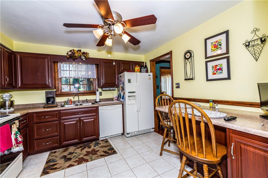 140 Mizikar Road Mount Pleasant, PA 15666 - Photo 16 of 25 Built in eating area!