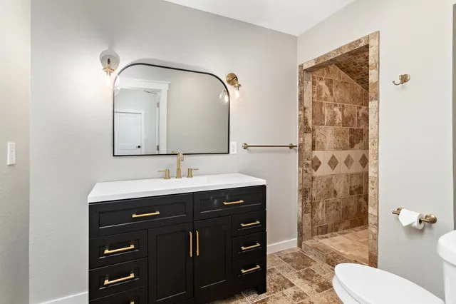 $349,900 | 2208 Spring Oak Lane, Orange, TX 77632