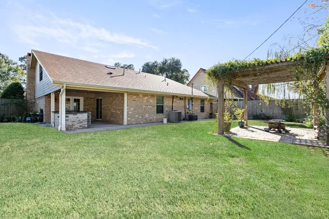 $349,900 | 2208 Spring Oak Lane, Orange, TX 77632