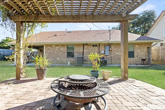 $349,900 | 2208 Spring Oak Lane, Orange, TX 77632