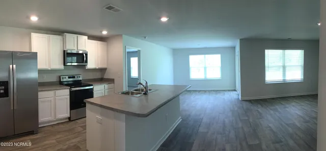 $1,845 | 601 Draymore Drive Northeast, Leland, NC 28451