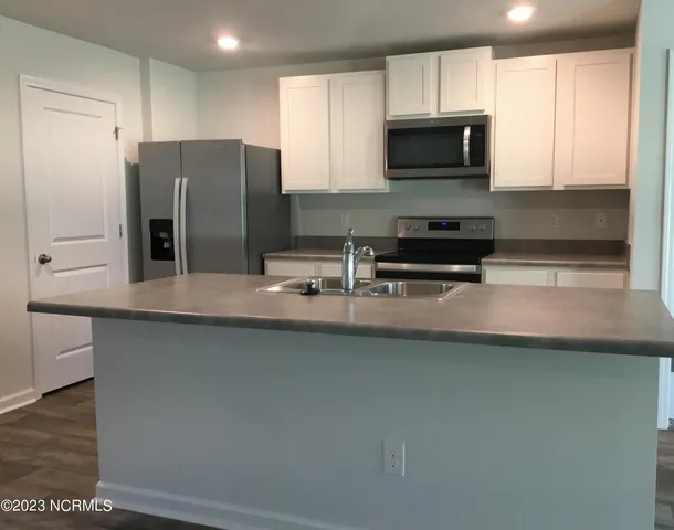 $1,845 | 601 Draymore Drive Northeast, Leland, NC 28451