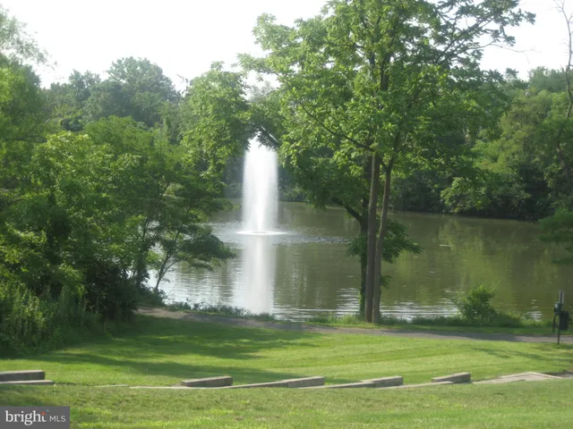 $2,100 | 50 Ramsgate Court, Unit 212 U50, Blue Bell, PA 19422