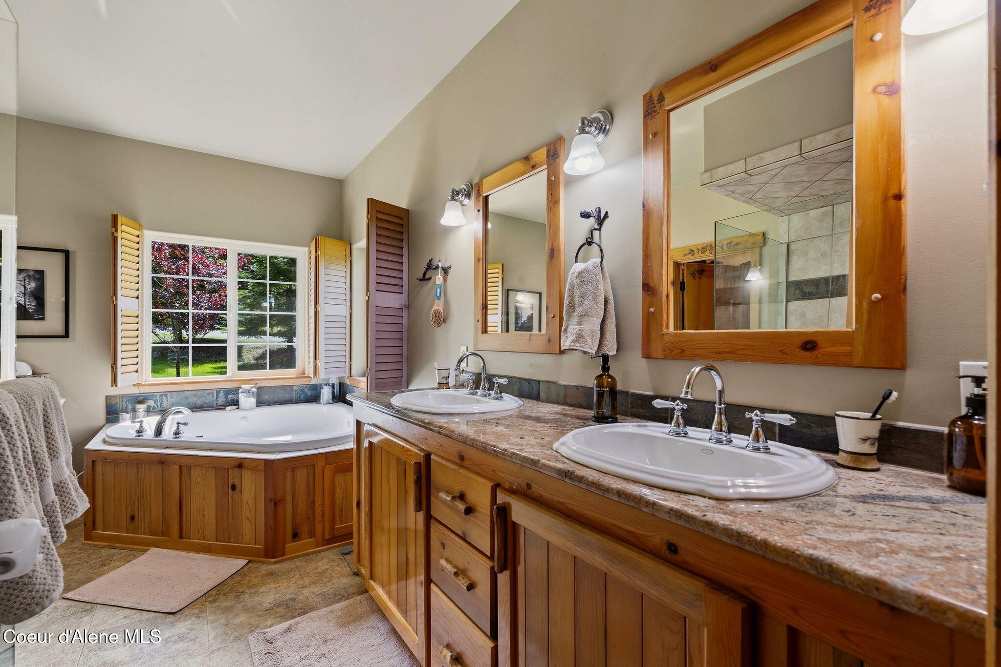 235 Kiebert Loop Hope, ID 83836 - Photo 24 of 97 Master Bathroom