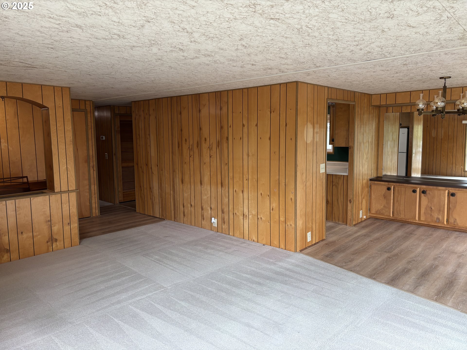 1475 Green Acres Road, Unit 41 Eugene, OR 97408 - Photo 11 of 31 Living Room/Dining Room