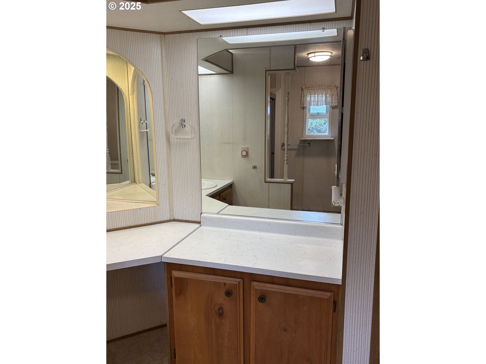 1475 Green Acres Road, Unit 41 Eugene, OR 97408 - Photo 25 of 31 Bathroom