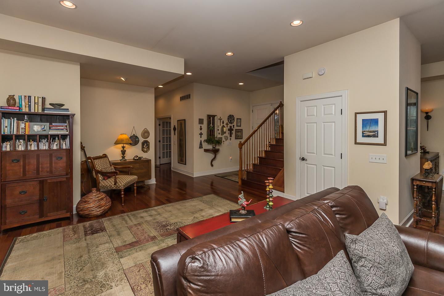 96 Ellis Road Havertown, PA 19083 - Photo 8 of 36