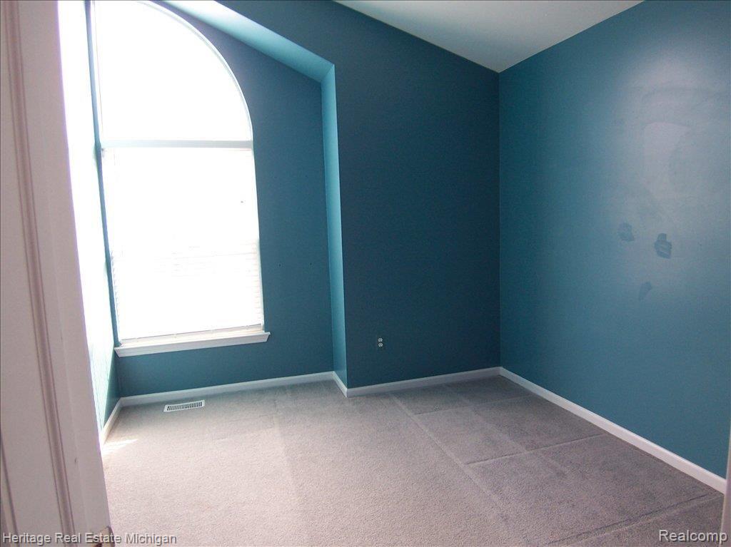 2547 Ravine Side North Howell, MI 48843 - Photo 17 of 23 Bedroom 1