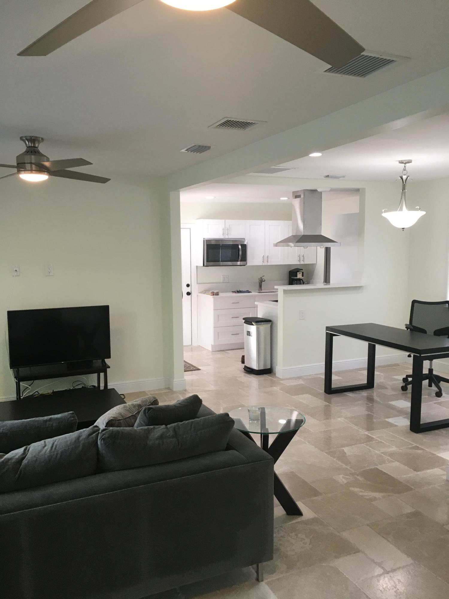 327 Dyer Road West Palm Beach, FL 33405 - Photo 13 of 15 Living area