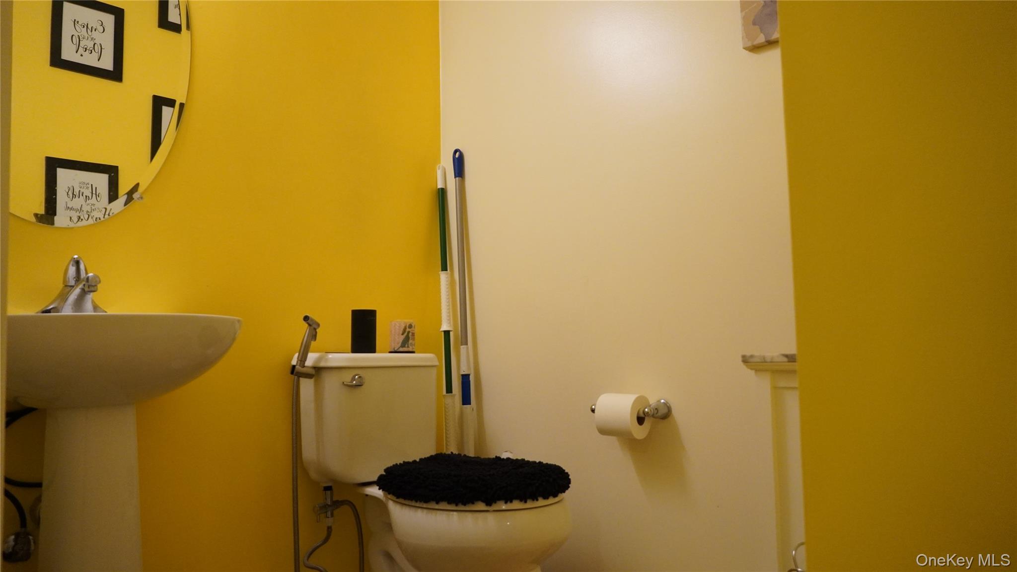 1402 Hawthorn Way New Windsor, NY 12553 - Photo 12 of 25 a bathroom with a sink