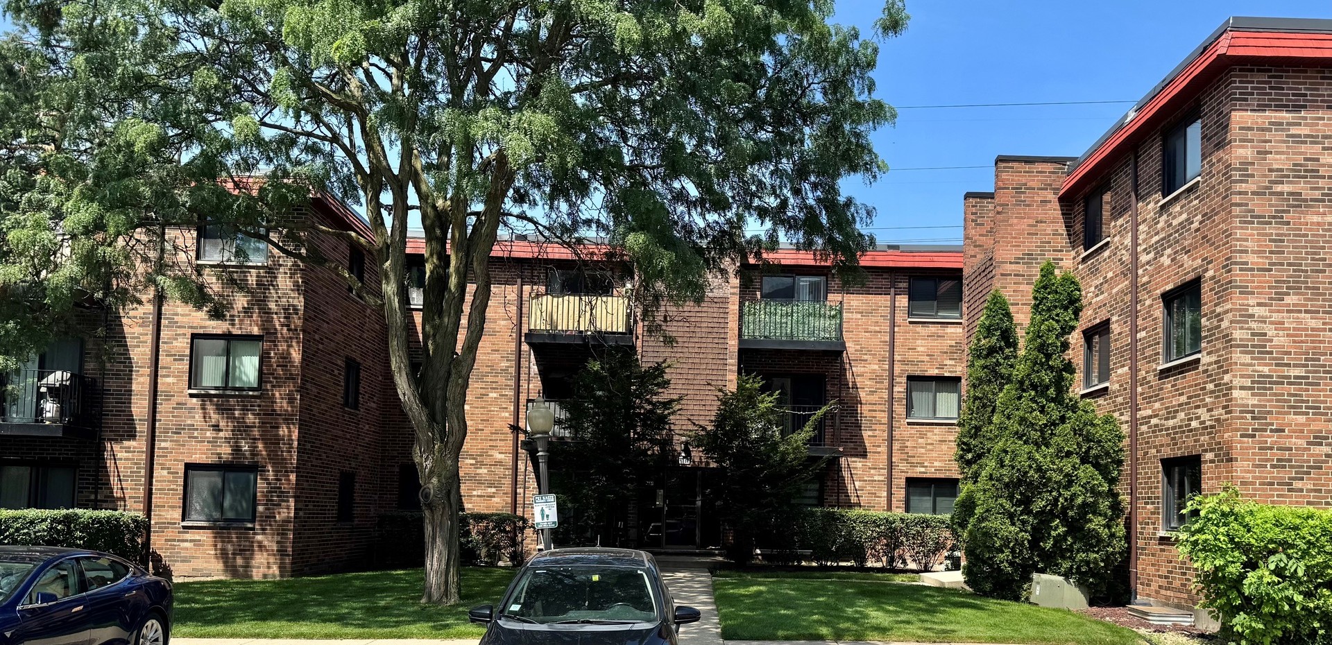 1787 West Algonquin Road, Unit 2A Mount Prospect, IL 60056 - Photo 1 of 39