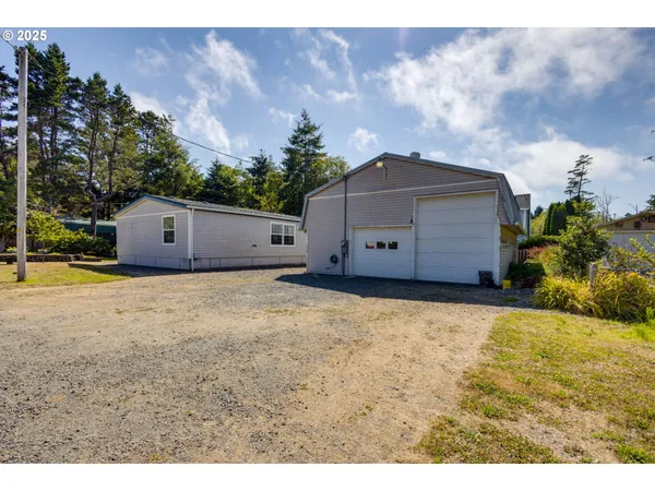 $425,000 | 977 South Harbor Street, Rockaway Beach, OR 97136