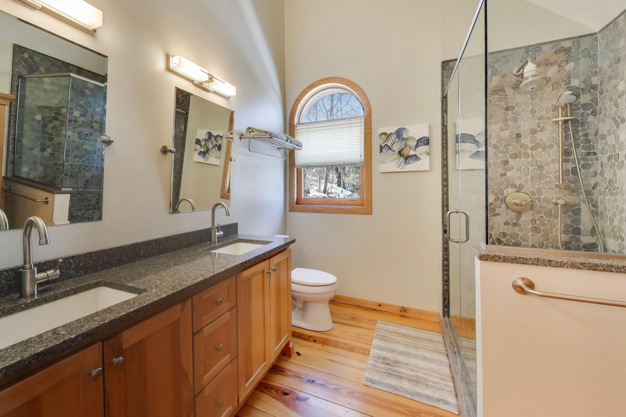 N1842 Highland Road Linn, WI 53147 - Photo 32 of 37 Primary Ensuite