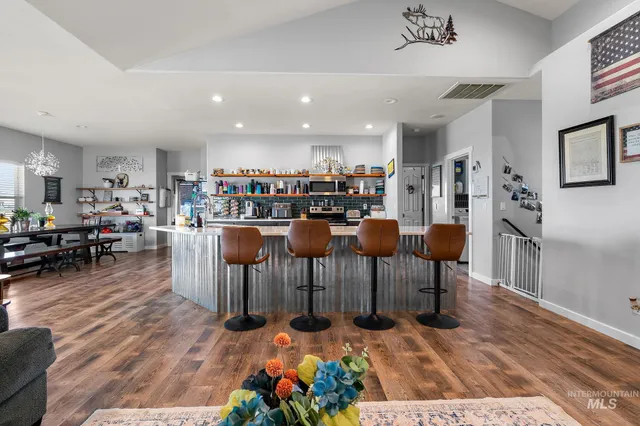 $1,160,000 | 1295 South Dawcamry Lane, Kuna, ID 83634