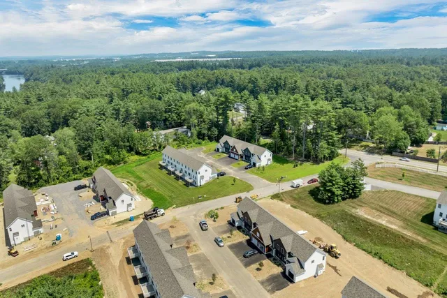 $519,000 | 13 B Mustang Drive, Unit B, Litchfield, NH 03052