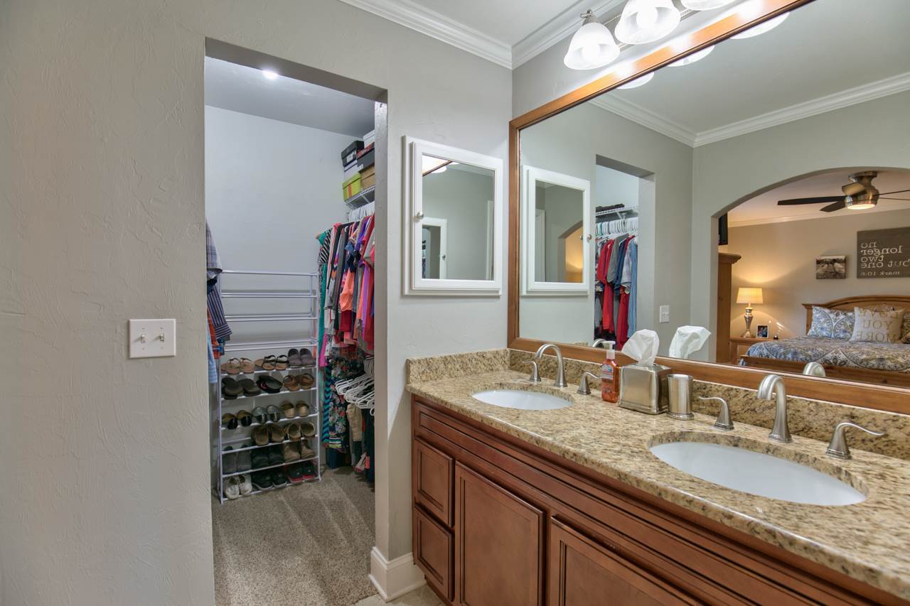 2201 Eastgate Way Tallahassee, FL 32308 - Photo 8 of 36