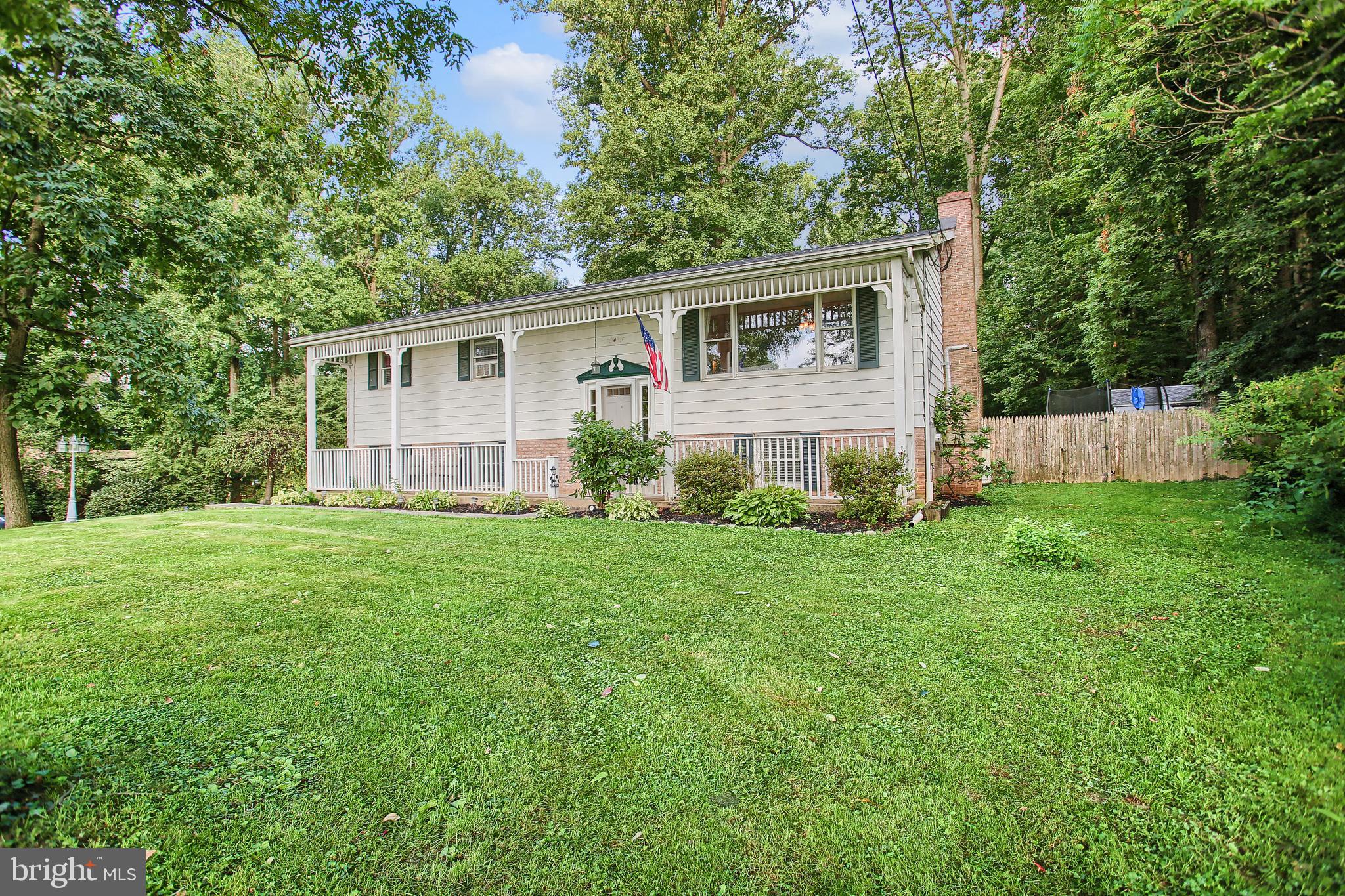 687 Amosite Road Elizabethtown, PA 17022 - Photo 23 of 29 Front - right side