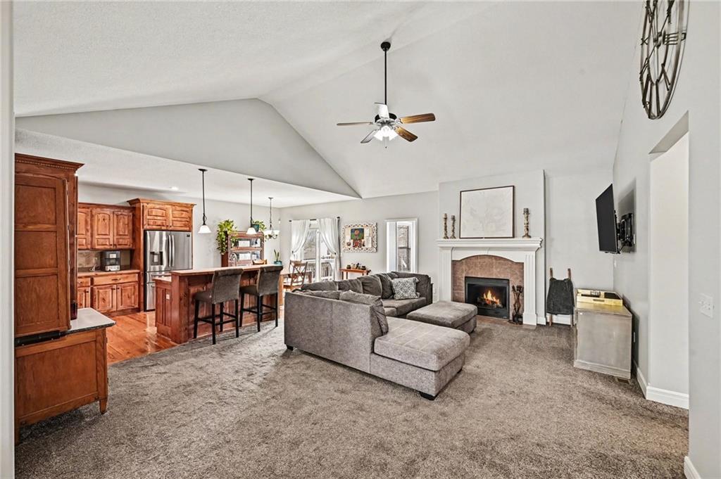 16019 Cedar Street Basehor, KS 66007 - Photo 2 of 33