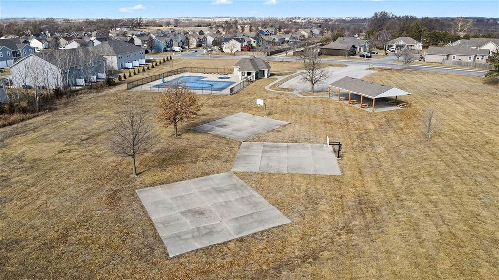 16019 Cedar Street Basehor, KS 66007 - Photo 30 of 33
