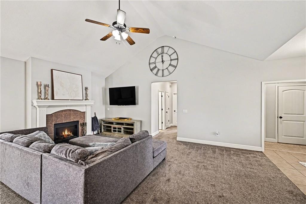 16019 Cedar Street Basehor, KS 66007 - Photo 3 of 33