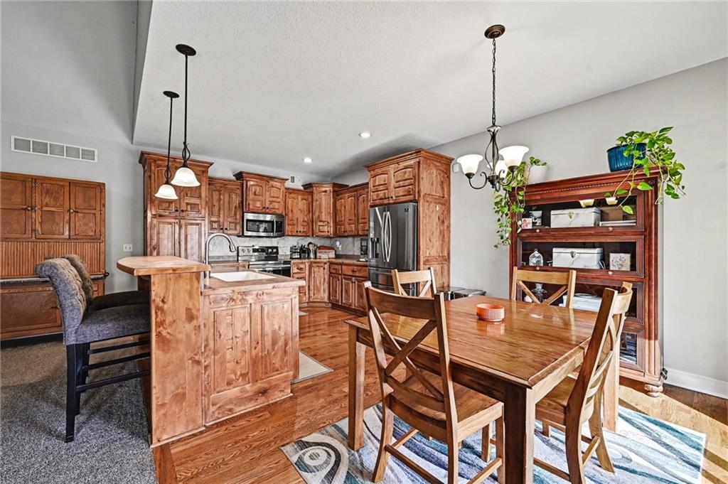 16019 Cedar Street Basehor, KS 66007 - Photo 5 of 33