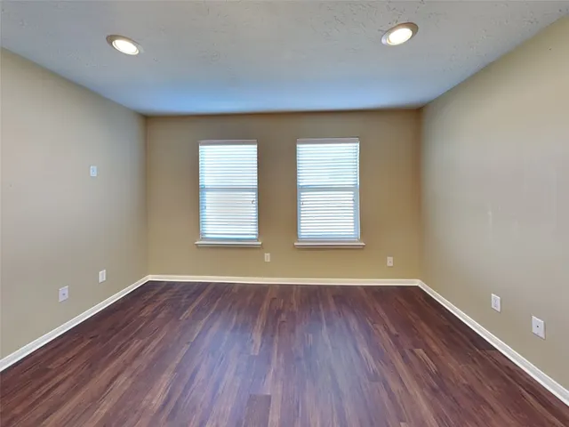 $2,315 | 913 Almond Street, Baytown, TX 77521