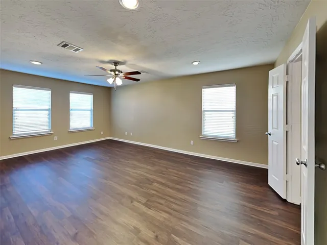 $2,315 | 913 Almond Street, Baytown, TX 77521