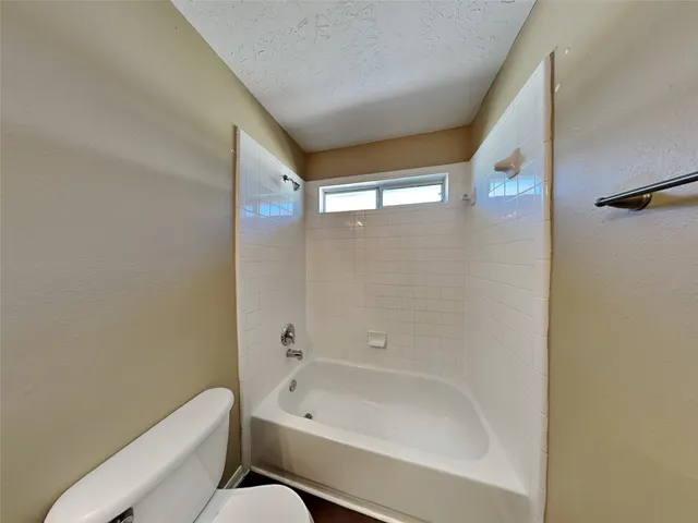 $2,315 | 913 Almond Street, Baytown, TX 77521