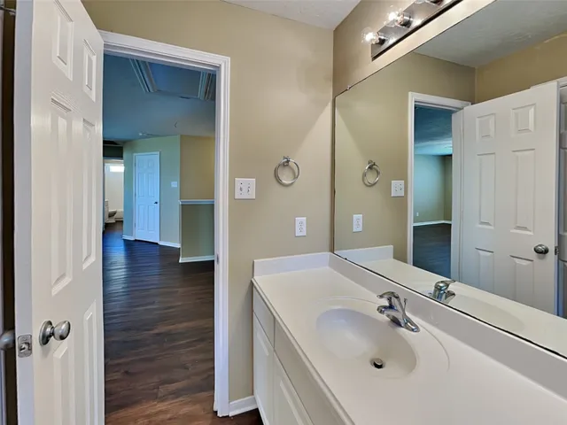 $2,315 | 913 Almond Street, Baytown, TX 77521