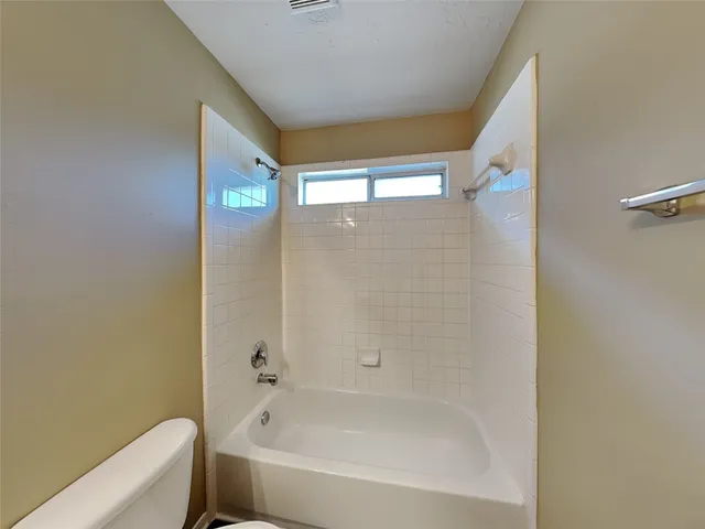 $2,315 | 913 Almond Street, Baytown, TX 77521