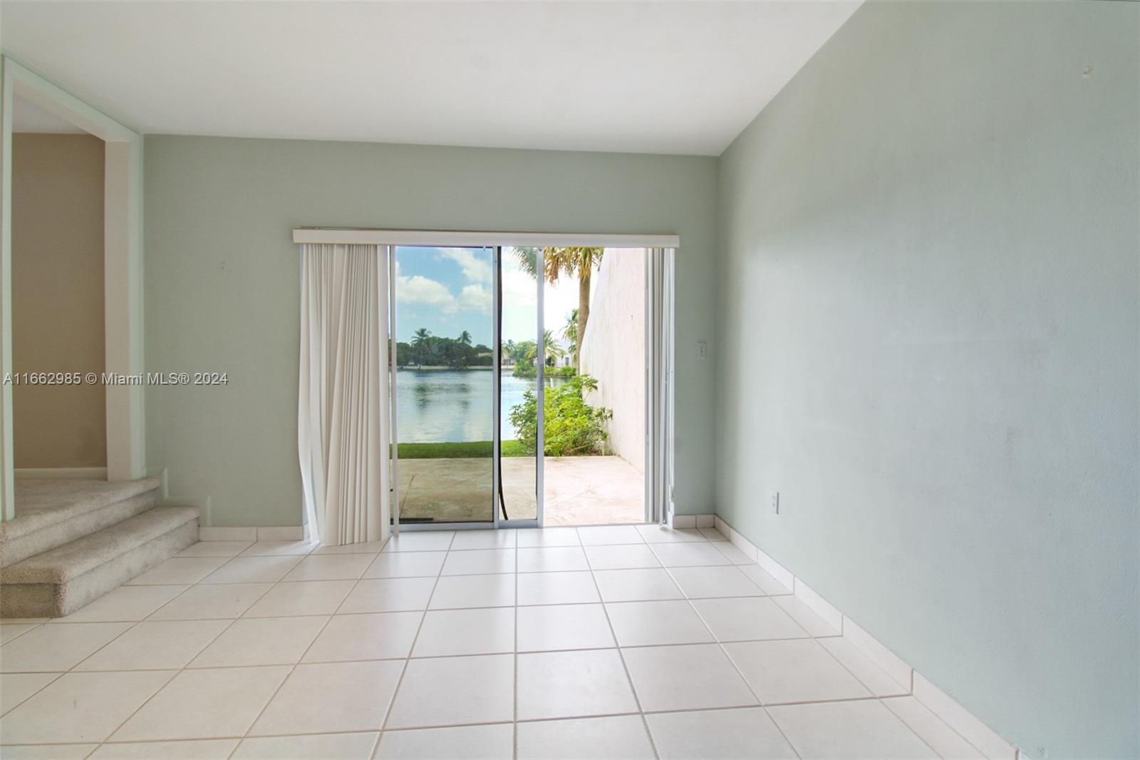 7238 Jacaranda Lane Miami Lakes, FL 33014 - Photo 12 of 21 FAMILY ROOM