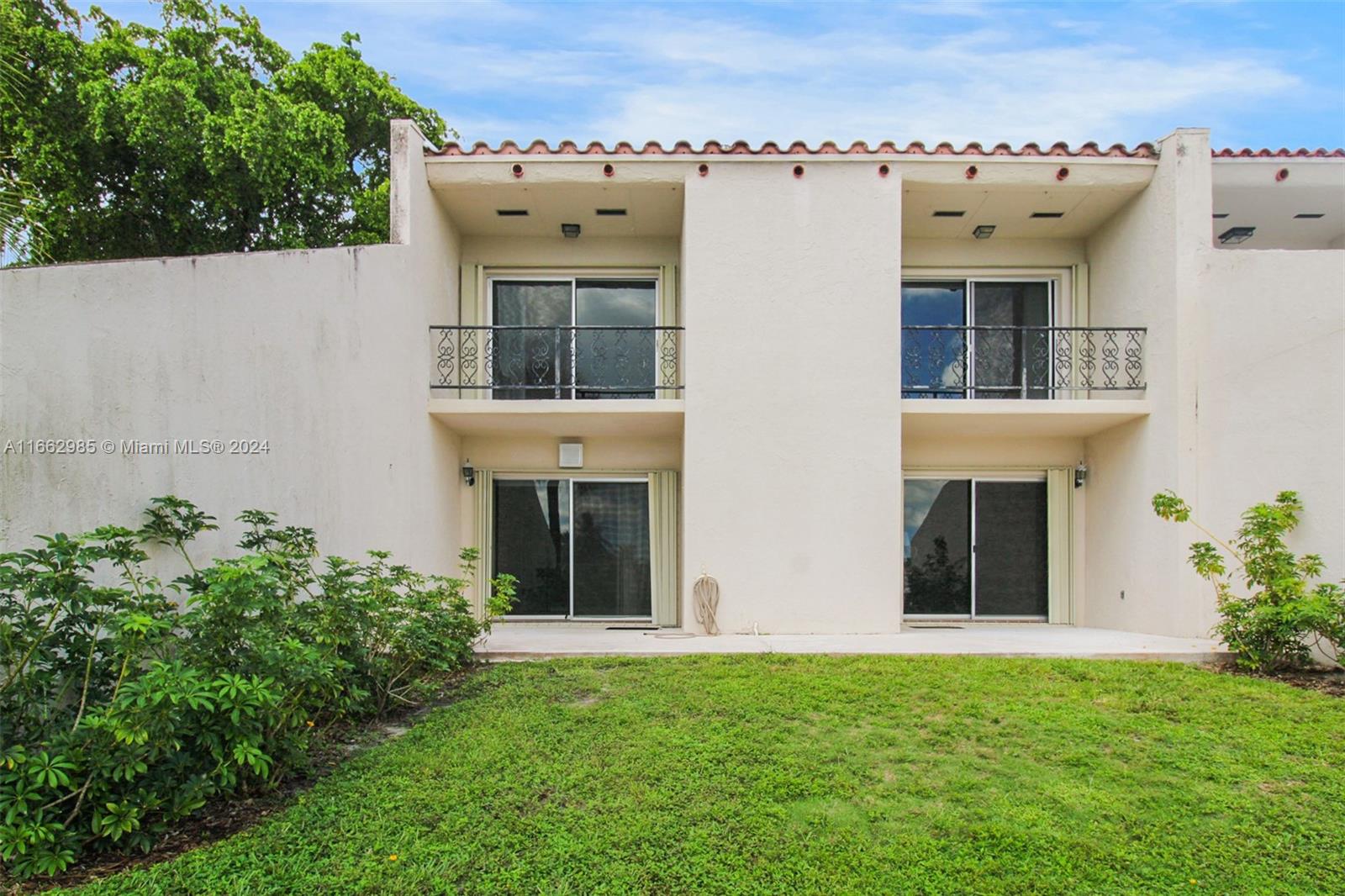 7238 Jacaranda Lane Miami Lakes, FL 33014 - Photo 15 of 21 BACKYARD VIEW