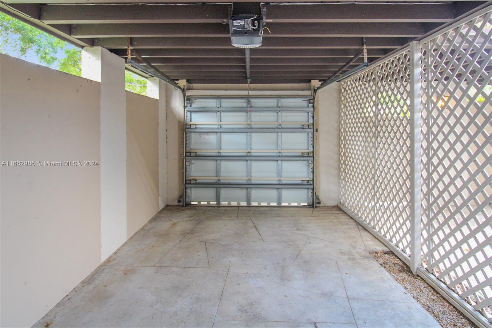 7238 Jacaranda Lane Miami Lakes, FL 33014 - Photo 7 of 21 GARAGE