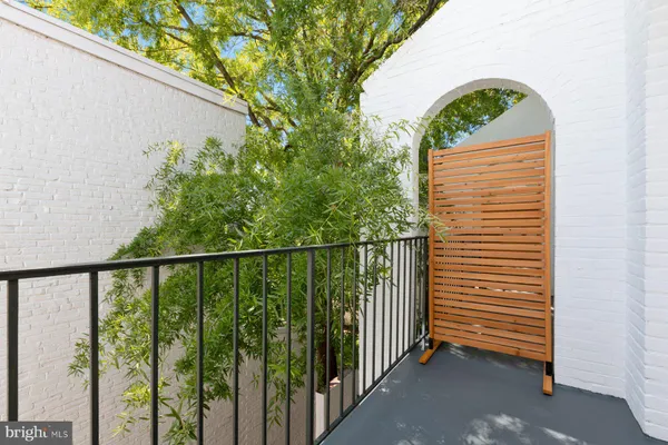 $3,300 | 207 South Patrick Street, Unit 303, Alexandria, VA 22314