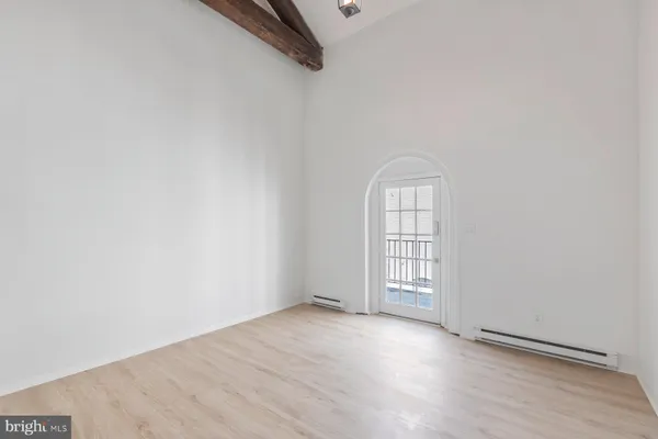 $3,300 | 207 South Patrick Street, Unit 303, Alexandria, VA 22314