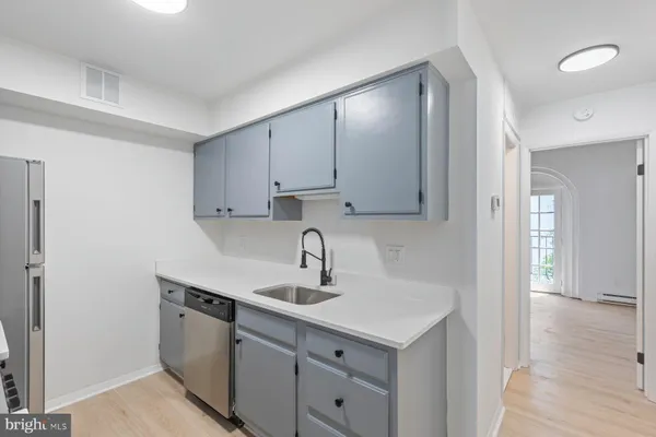 $3,300 | 207 South Patrick Street, Unit 303, Alexandria, VA 22314