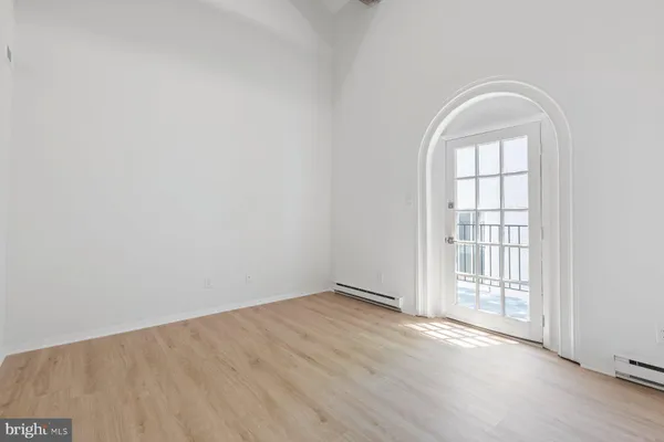 $3,300 | 207 South Patrick Street, Unit 303, Alexandria, VA 22314