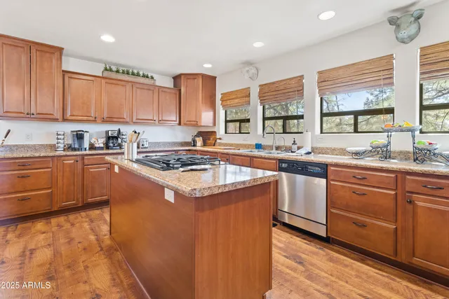 $665,000 | 2802 Zane Grey Boulevard, Overgaard, AZ 85933