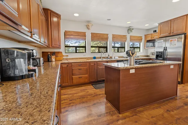 $665,000 | 2802 Zane Grey Boulevard, Overgaard, AZ 85933