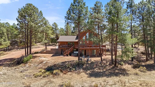 $665,000 | 2802 Zane Grey Boulevard, Overgaard, AZ 85933
