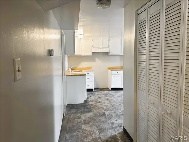 $200,000 | 52 Villa Drive, Granite City, IL 62040