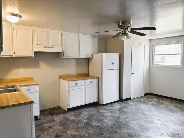 $200,000 | 52 Villa Drive, Granite City, IL 62040