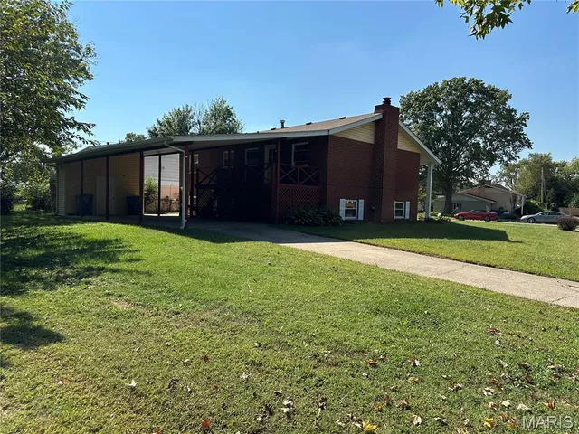 $200,000 | 52 Villa Drive, Granite City, IL 62040