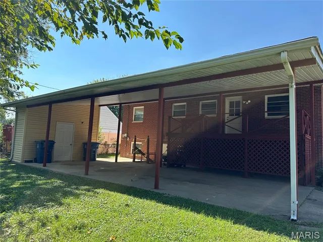 $200,000 | 52 Villa Drive, Granite City, IL 62040