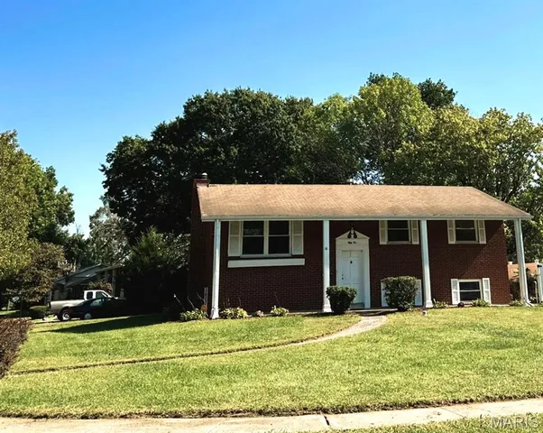 $200,000 | 52 Villa Drive, Granite City, IL 62040